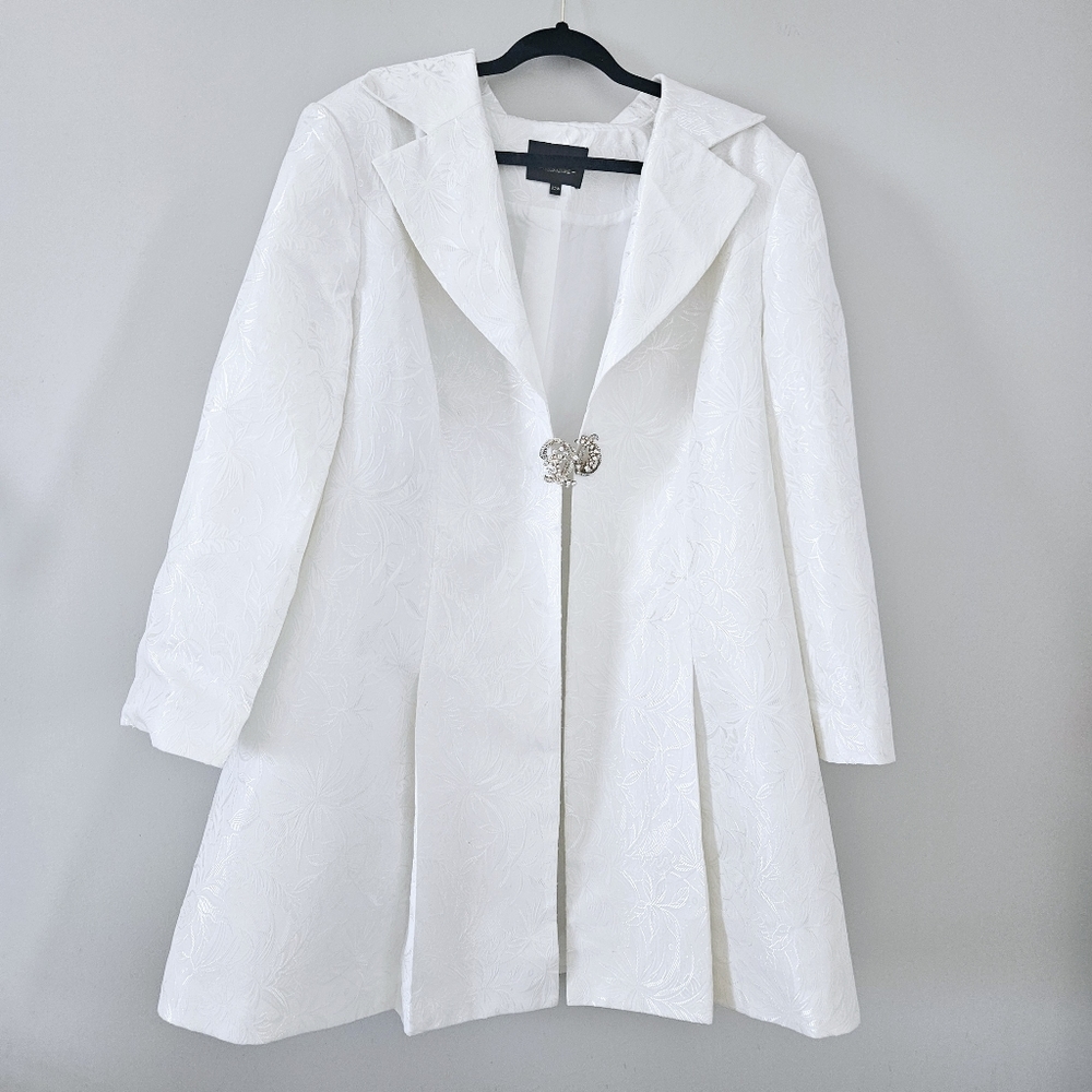 NWOT Women's Giovanna Signature White Church Suit 22W